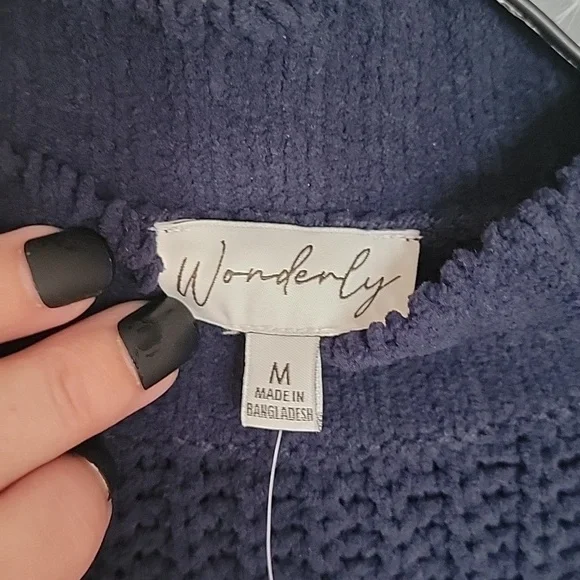 Wonderly women's long sleeved Mockneck Sweater. Blue, medium, NWT. - Picture 4 of 9